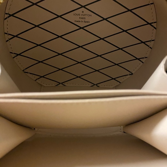 Louis Vuitton Mini Boite Chapeau bag with straps ✨ - Picture 9 of 16